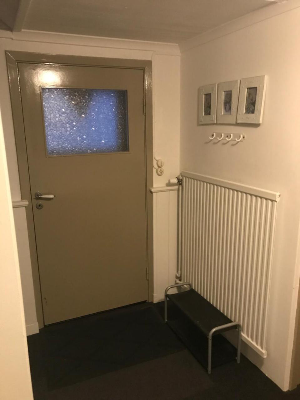 Gränna Room With Pentry, Separate Entrance, No Cardpayment מראה חיצוני תמונה