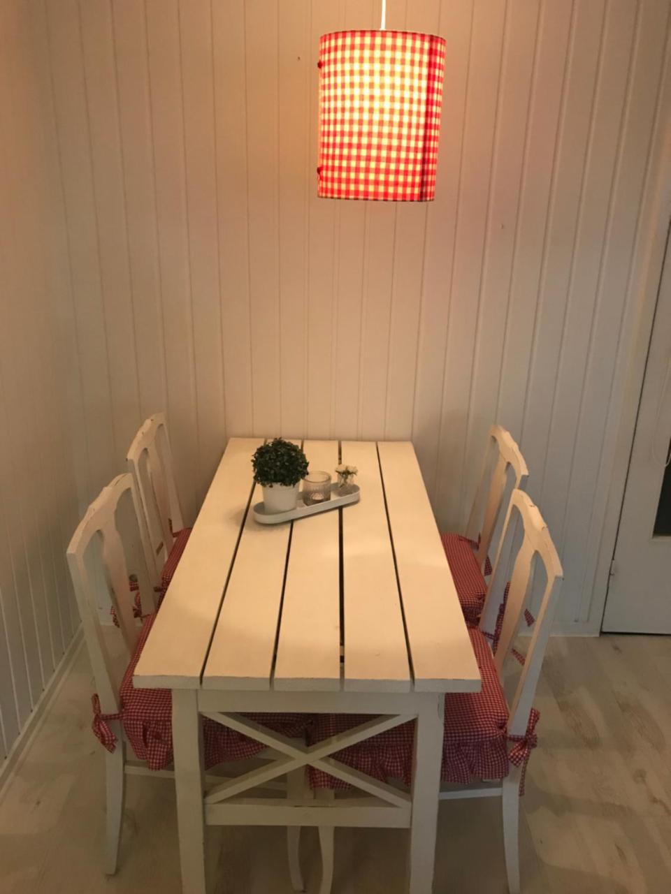 Gränna Room With Pentry, Separate Entrance, No Cardpayment מראה חיצוני תמונה