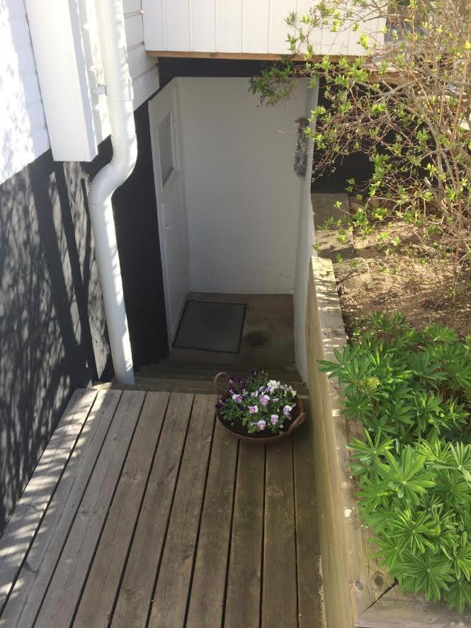Gränna Room With Pentry, Separate Entrance, No Cardpayment מראה חיצוני תמונה